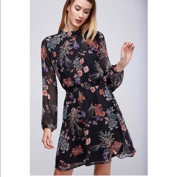 LAST 1! 💕Sheer Sleeve Back Tie Dress💕 - Picture 3 of 4